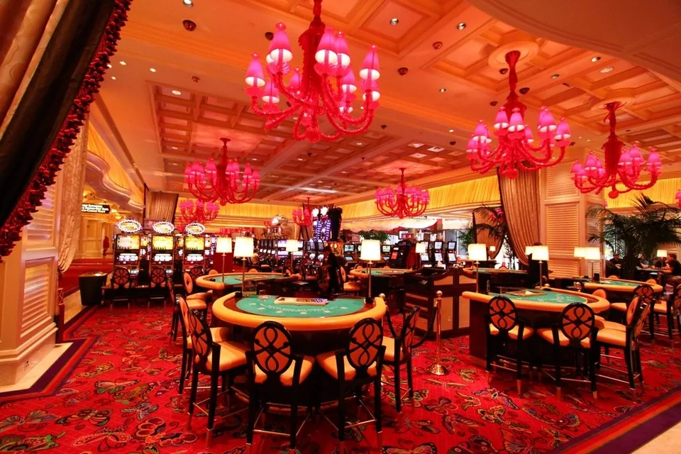 Gambling game table interior design