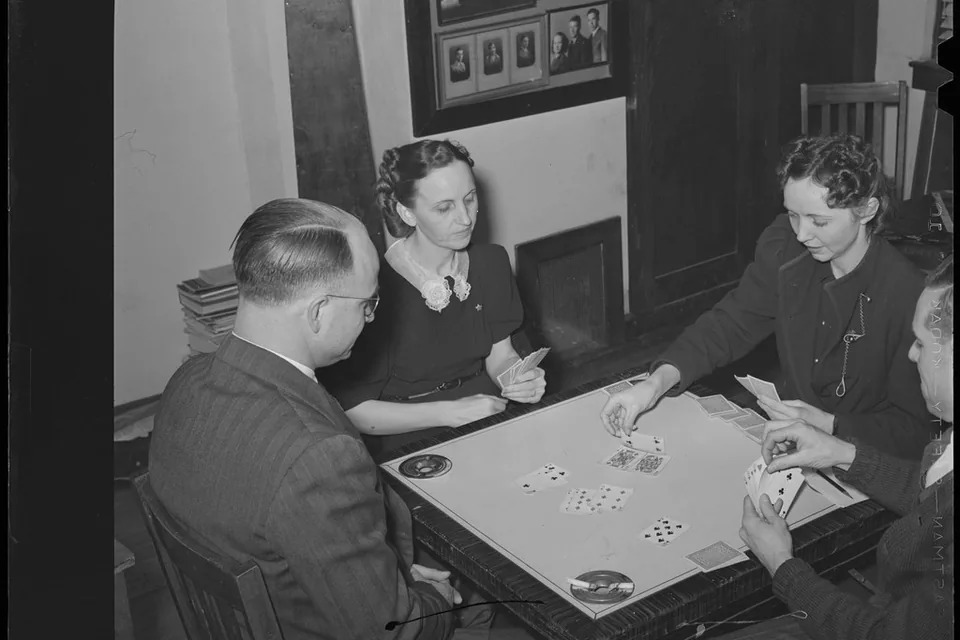 Live table in play with the dealer standing