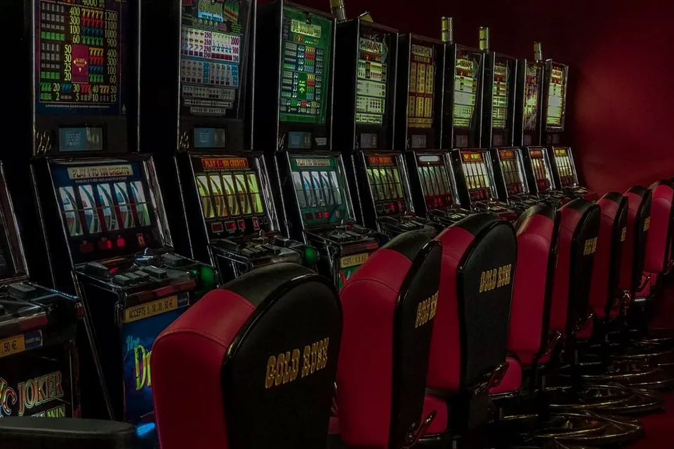 Slots-upstairs-goldrush-casino-cork